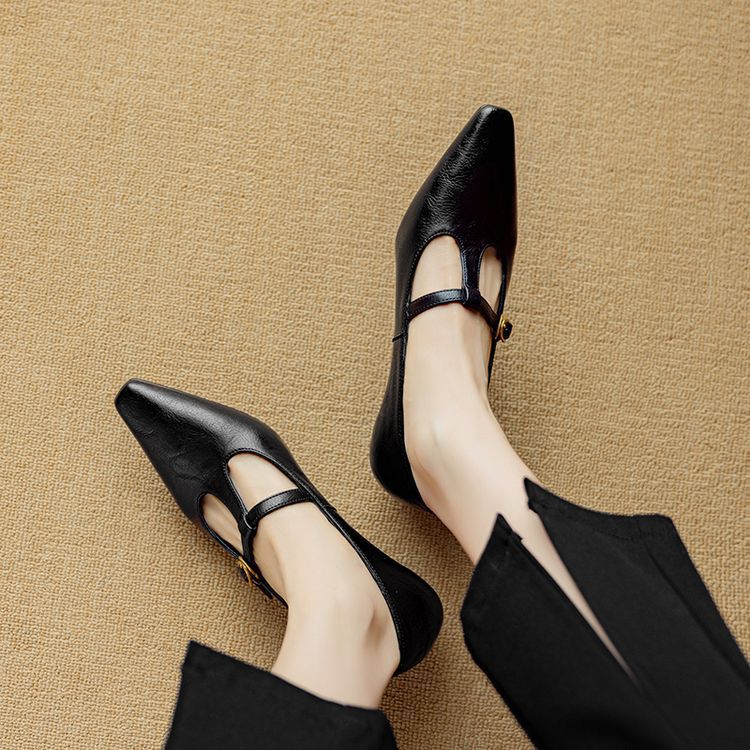 Zuri Mary-Jane-Pumps aus echtem Leder mit T-Riemchen