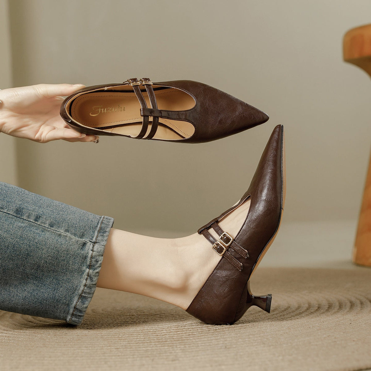 Mirel T-Strap-Pumps aus echtem Leder