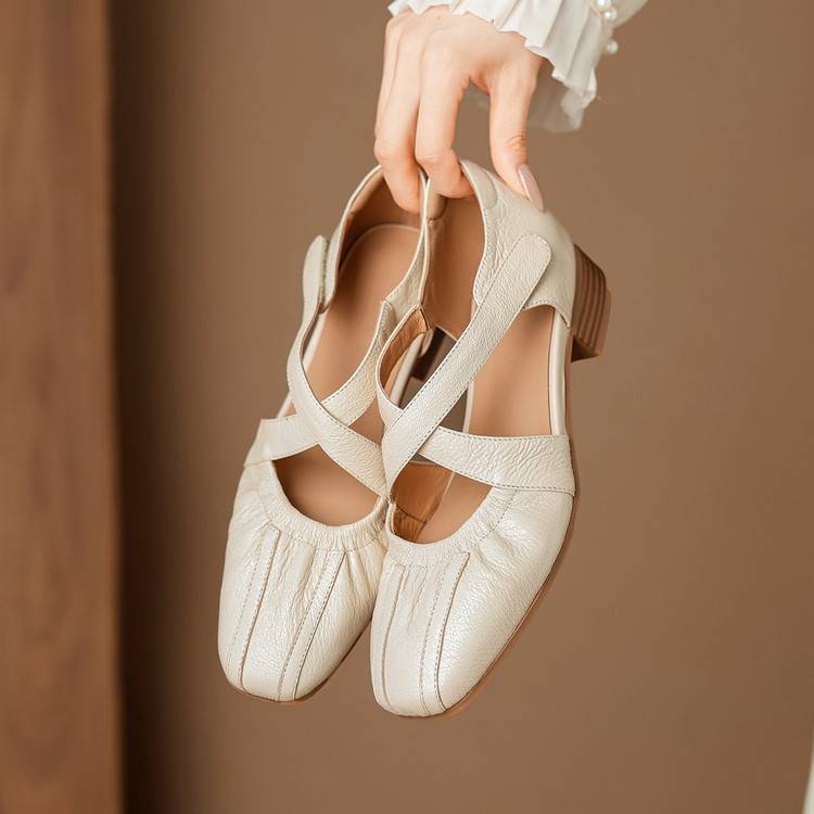 Chaussures plates Odie en cuir véritable à bride croisée
