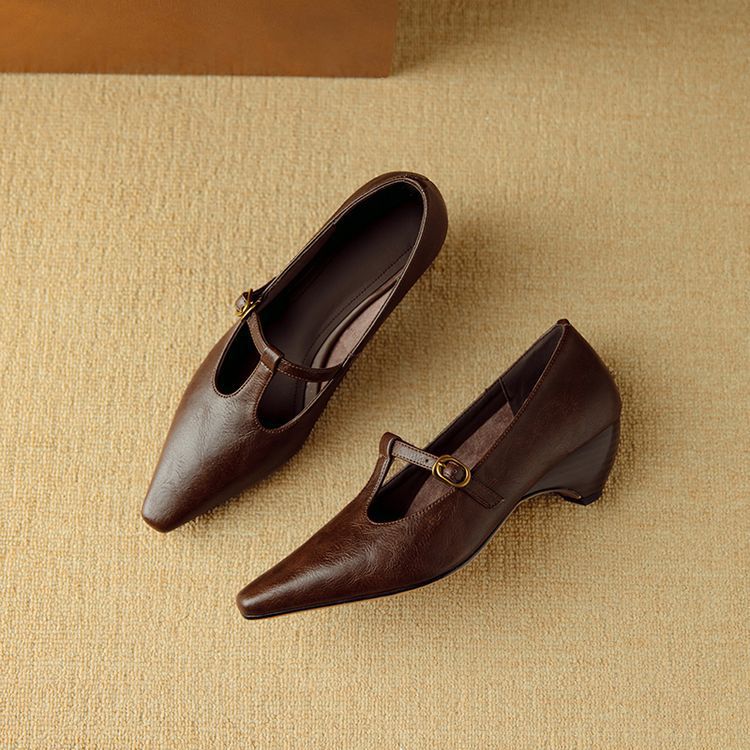 Zuri Mary-Jane-Pumps aus echtem Leder mit T-Riemchen