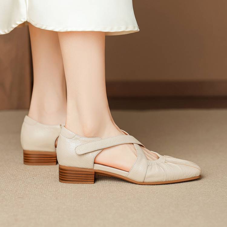 Chaussures plates Odie en cuir véritable à bride croisée
