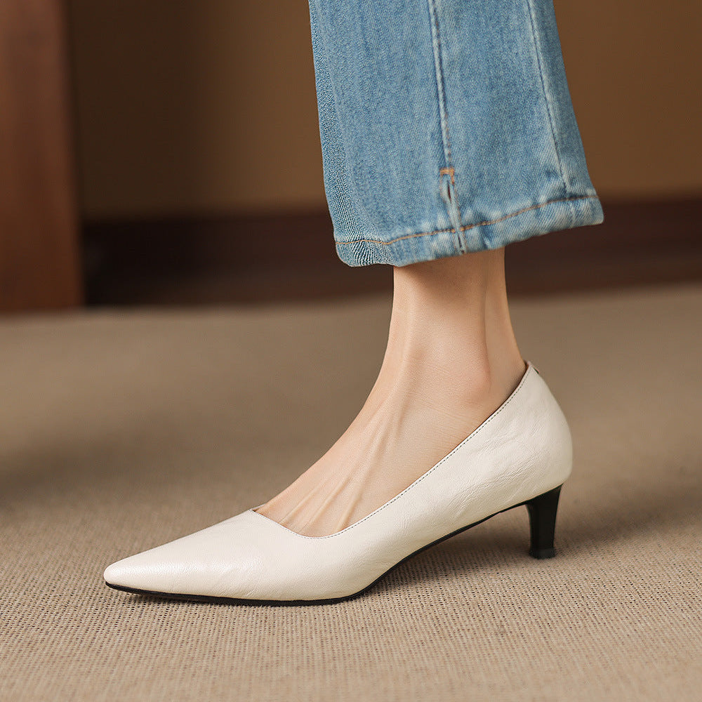 Tacones de cuero genuino con punta afilada Avia