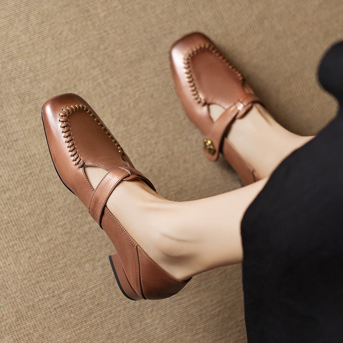 Zapatos de tacón Krea de piel auténtica con costuras de látigo y tira en T