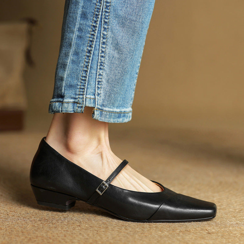 Velin pumps i äkta läder