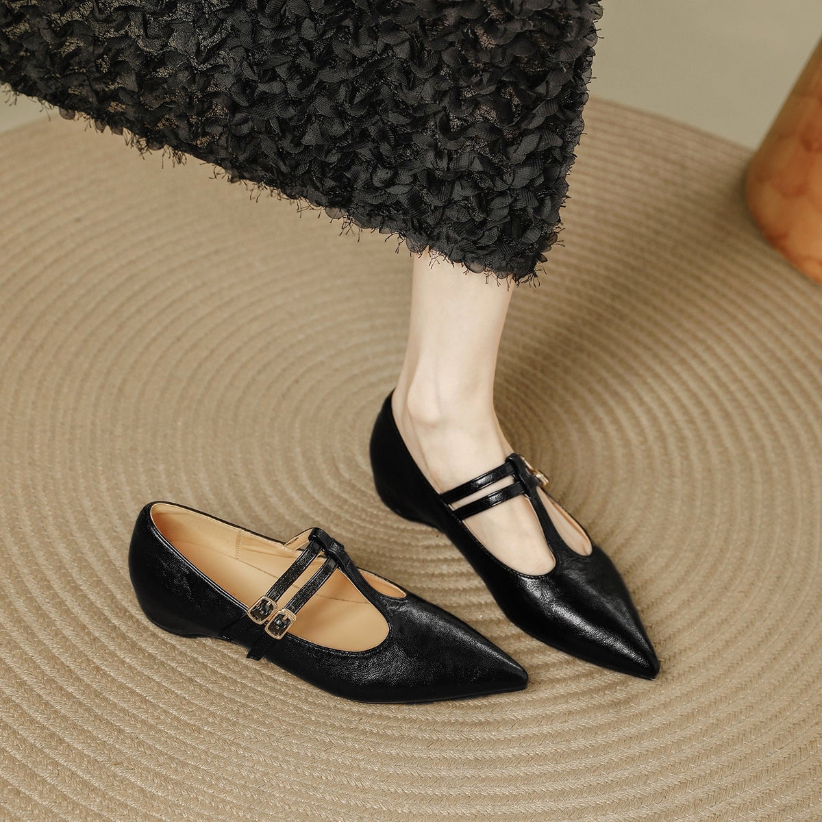Tacones de cuero con doble tira en T Olara
