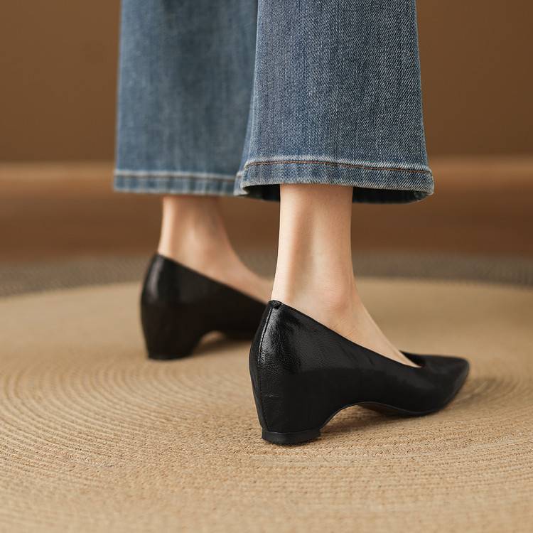 Marlot Echtleder-Pumps mit spitzer Zehenpartie und Absatz