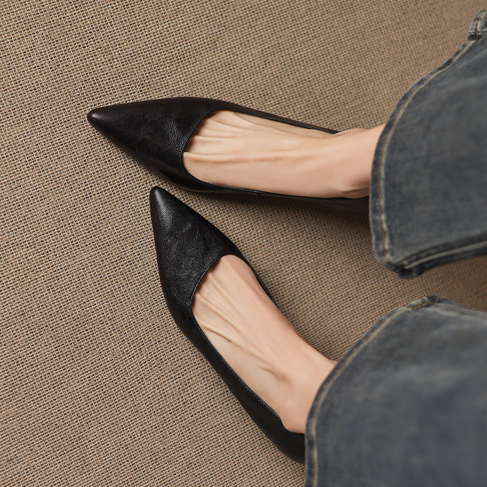 Tacones de cuero genuino con punta afilada Avia