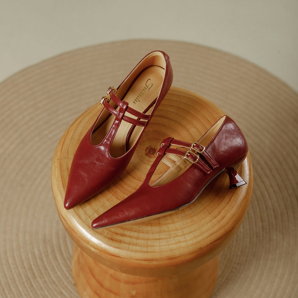 Mirel T-Strap-Pumps aus echtem Leder