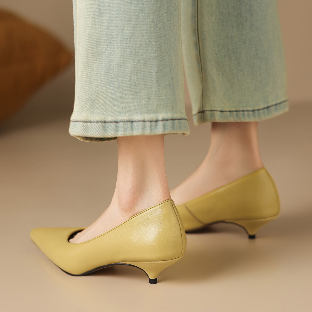 Zera pumps i äkta läder med spetsig tå och klack