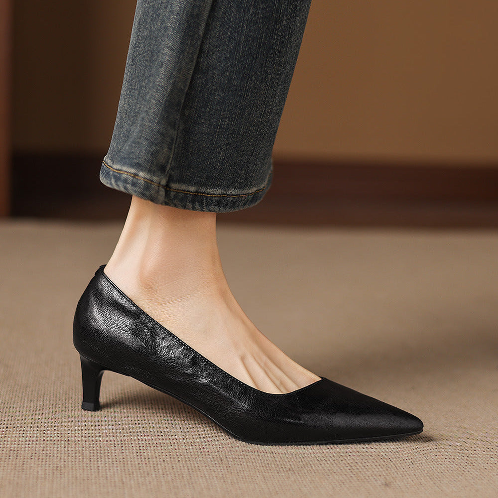 Tacones de cuero genuino con punta afilada Avia