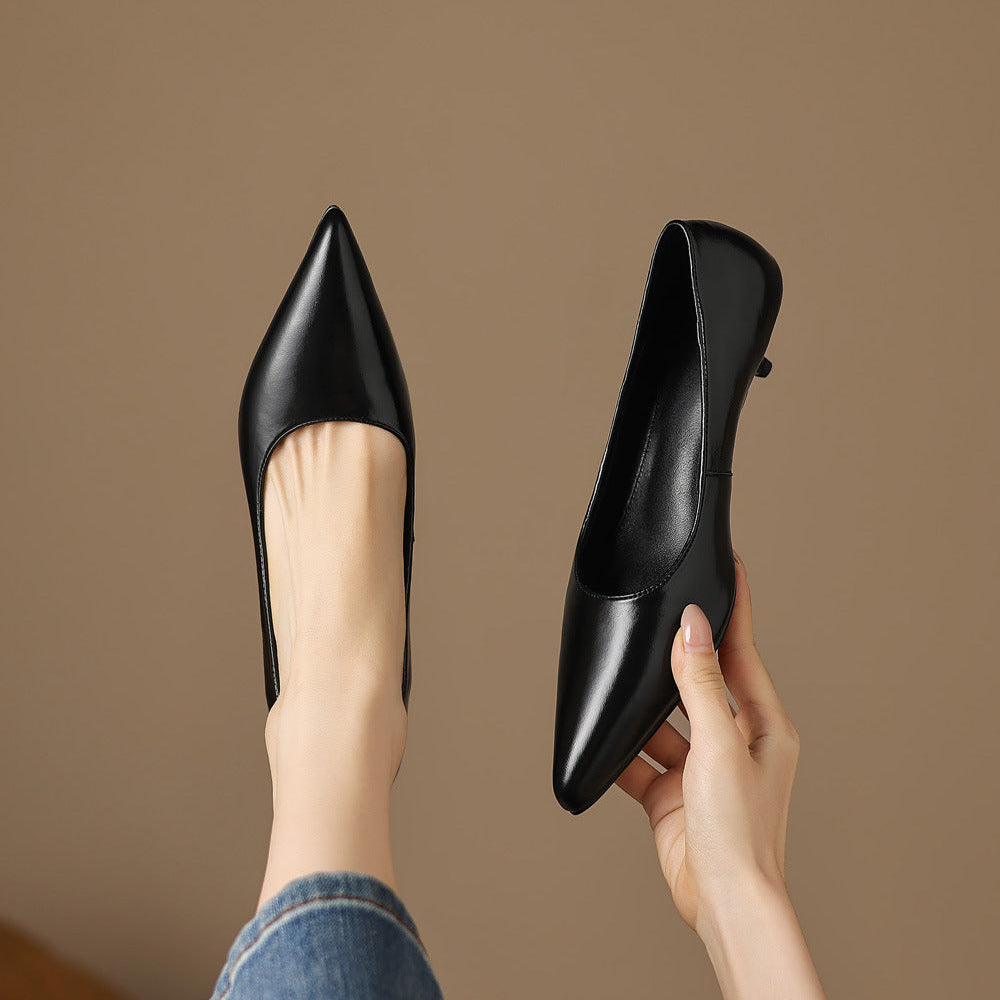 Zera pumps i äkta läder med spetsig tå och klack