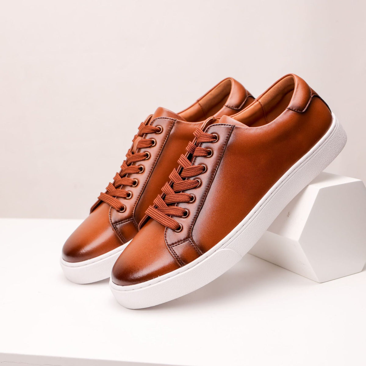 Valor sneakers i äkta läder