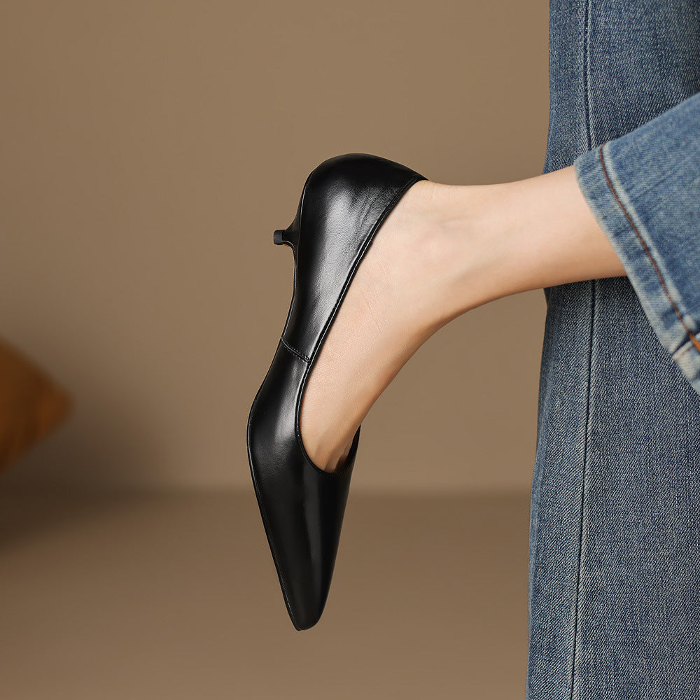 Zera pumps i äkta läder med spetsig tå och klack