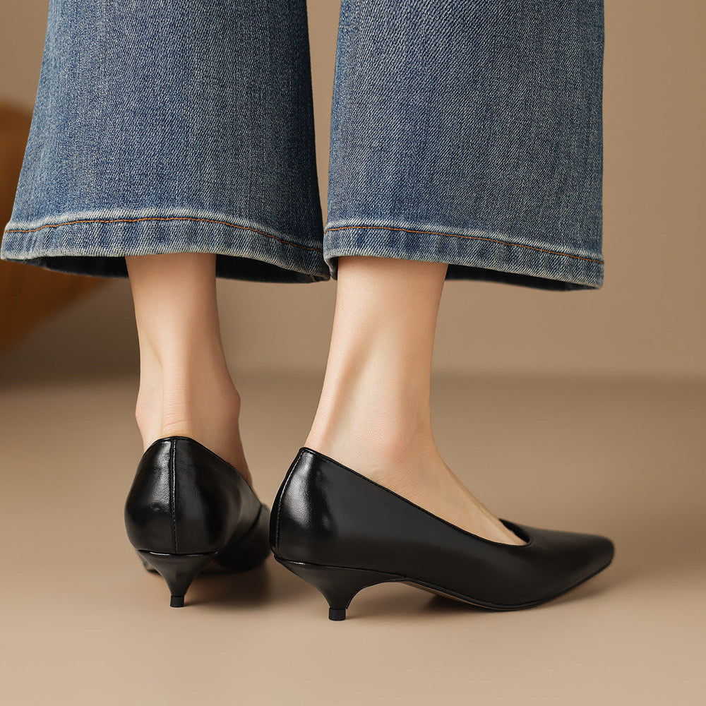 Zera pumps i äkta läder med spetsig tå och klack