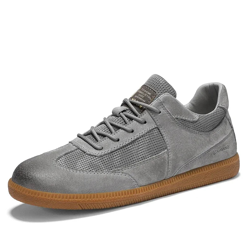 Sneaker aus Veloursleder