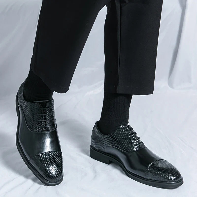 Slyther Brogues i äkta läder