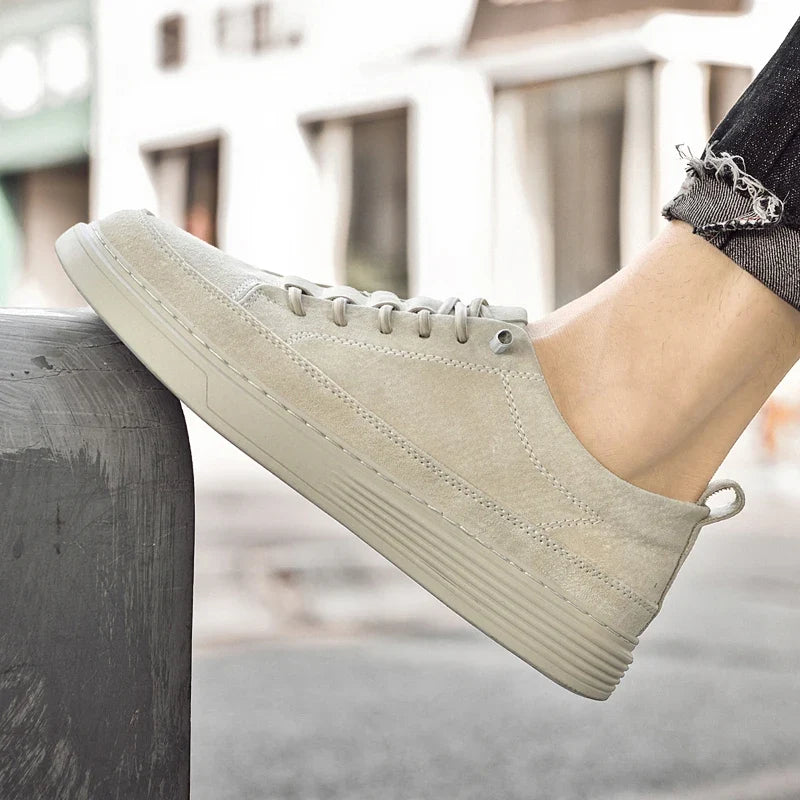 Chaussure en cuir velours