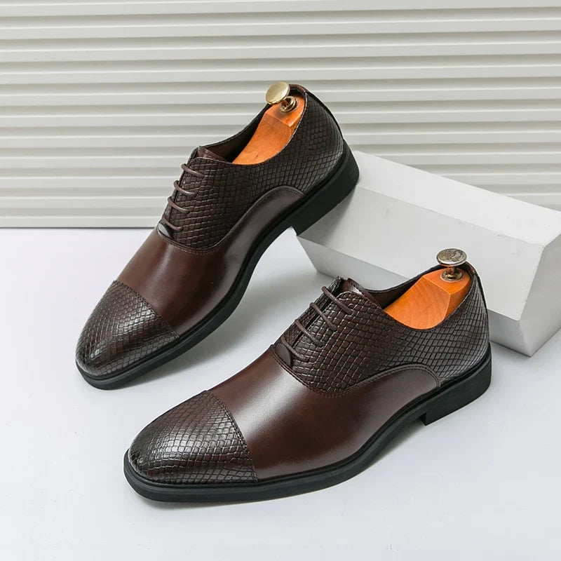 Slyther Brogues i äkta läder