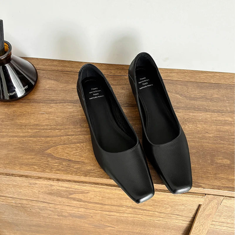 Nicole pumps i äkta läder
