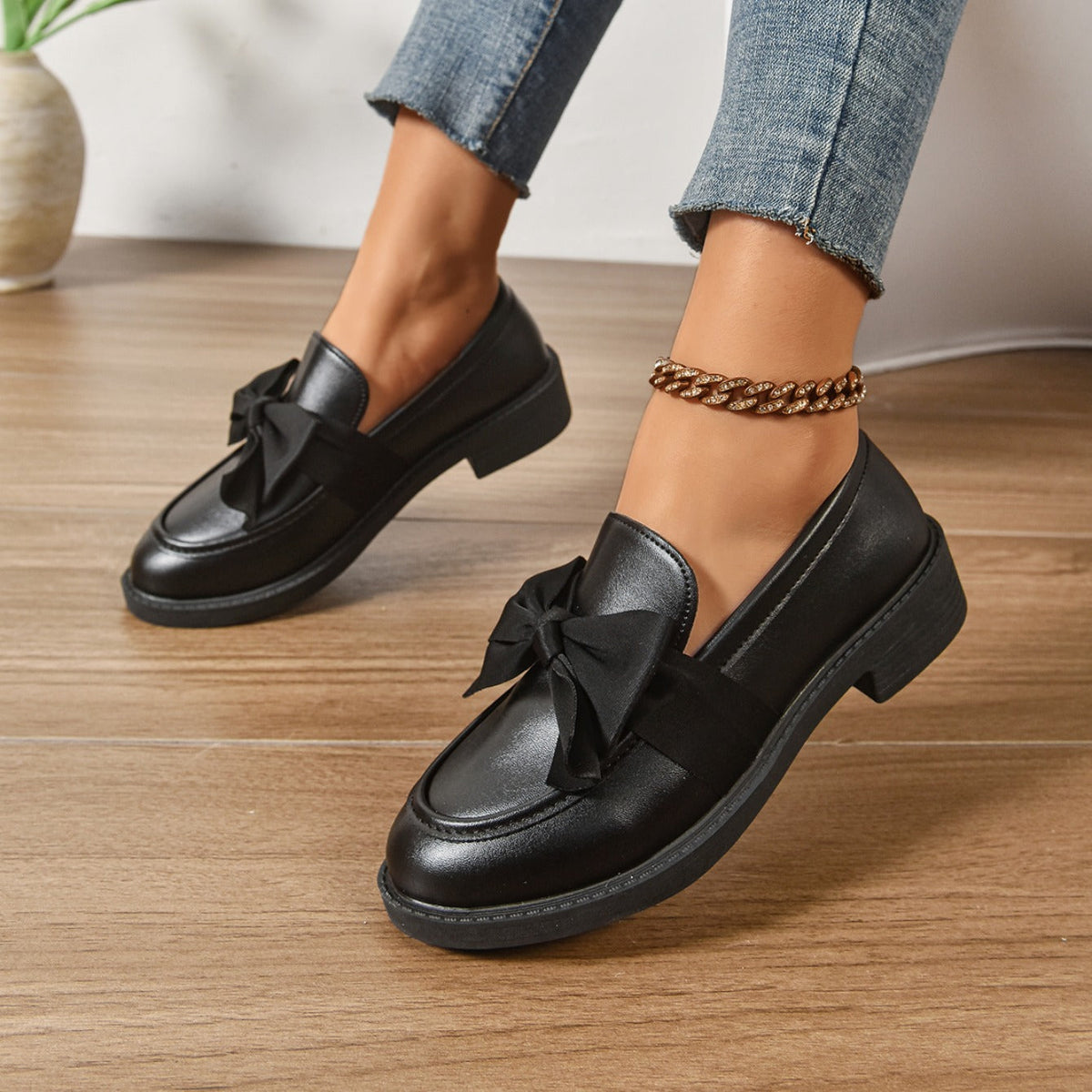 Ayora Schoenen