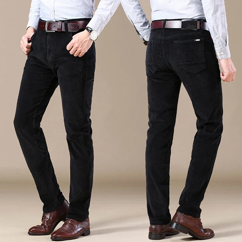 Klassische Cordhose