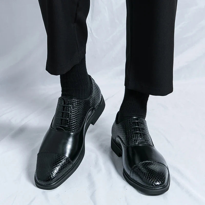 Slyther Brogues i äkta läder