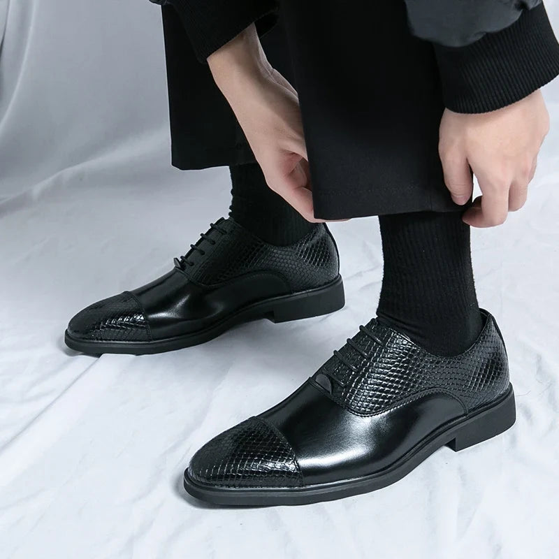 Slyther Brogues i äkta läder