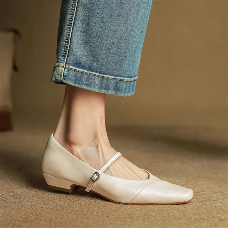 Velin pumps i äkta läder