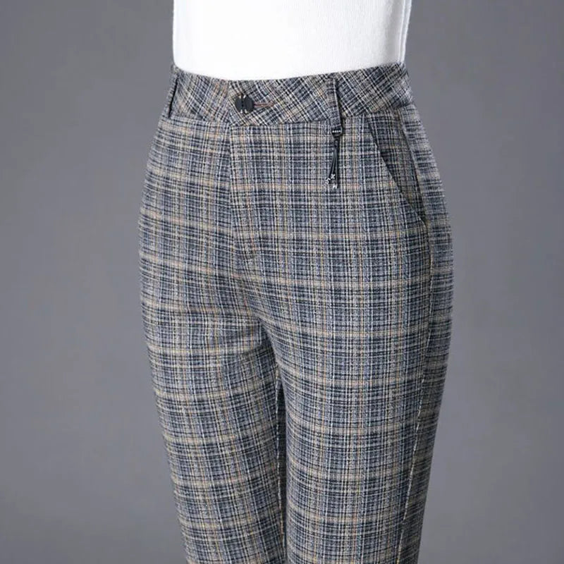 Pantalon à carreaux Elara
