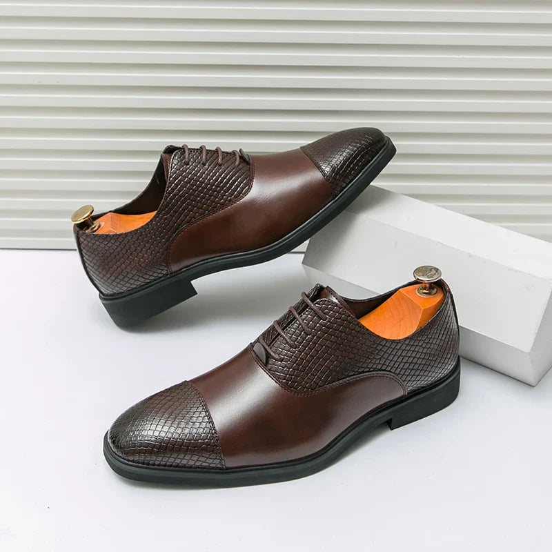 Slyther Brogues i äkta läder