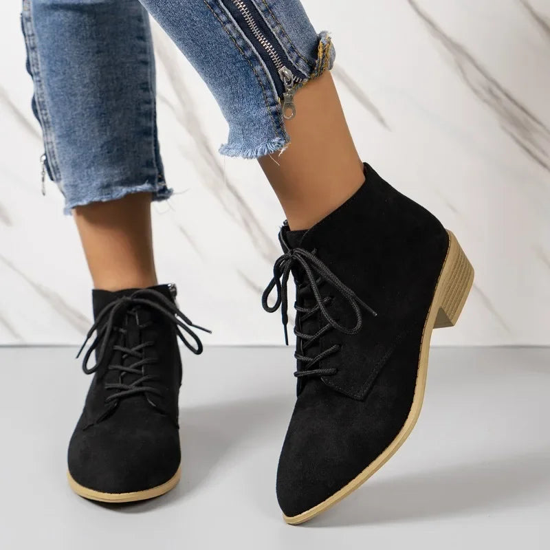 Stivaletto con lacci