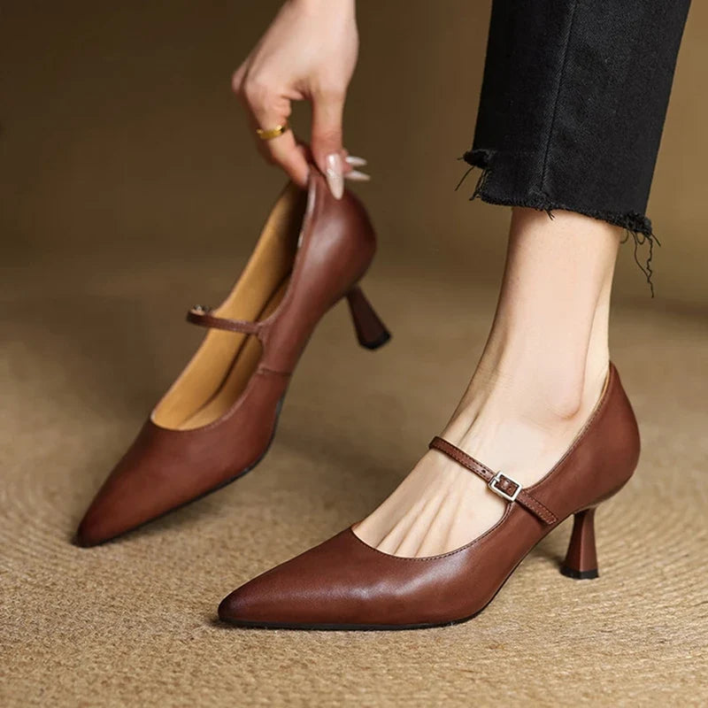 Selene pumps i äkta läder
