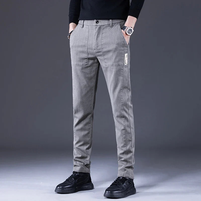 Pantaloni dal taglio slim
