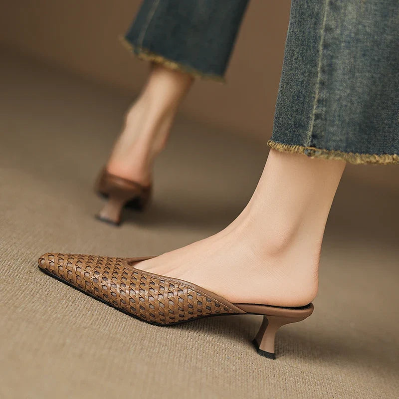 Mules Olivia de cuero genuino