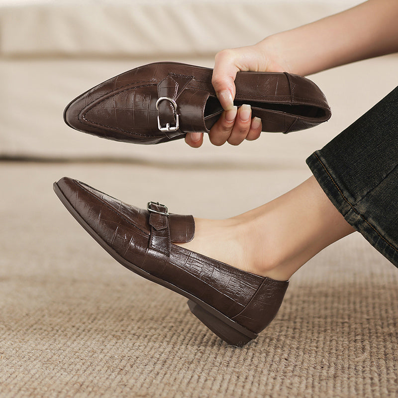 Mocassins Nova en cuir véritable à bout pointu
