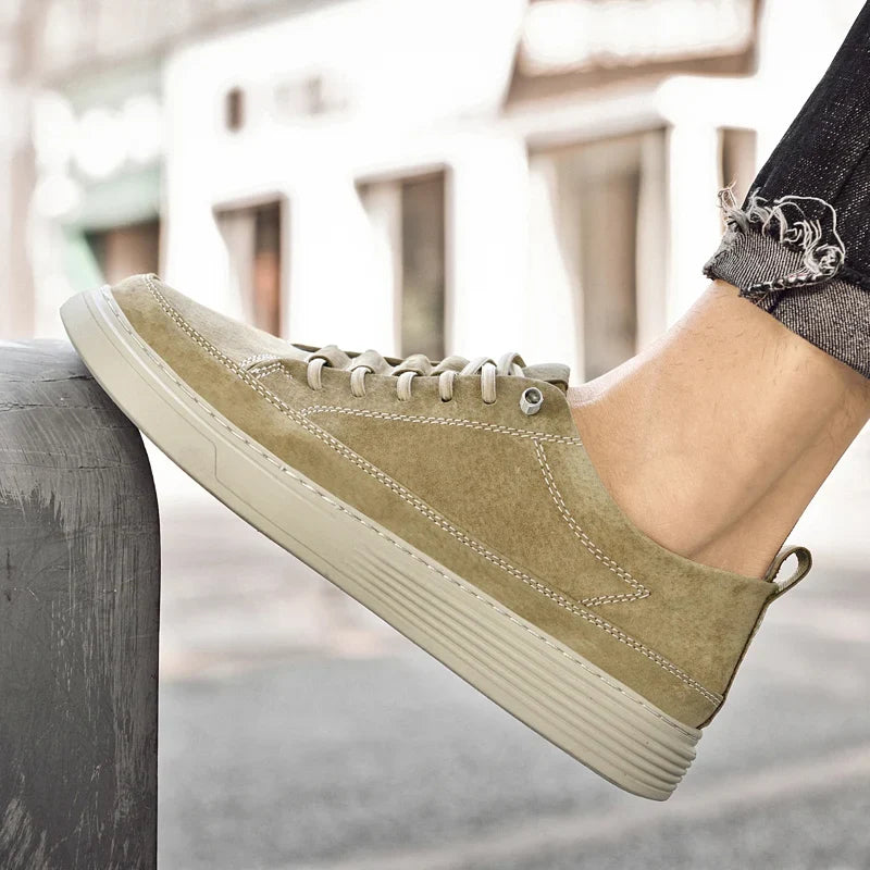 Chaussure en cuir velours