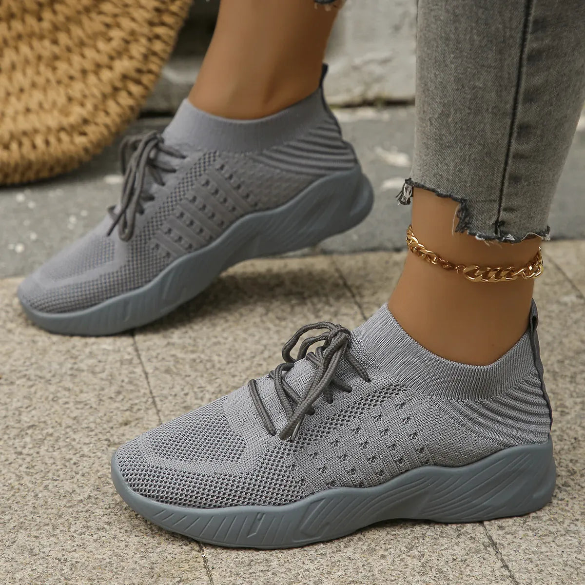 Aira Flow Sneaker