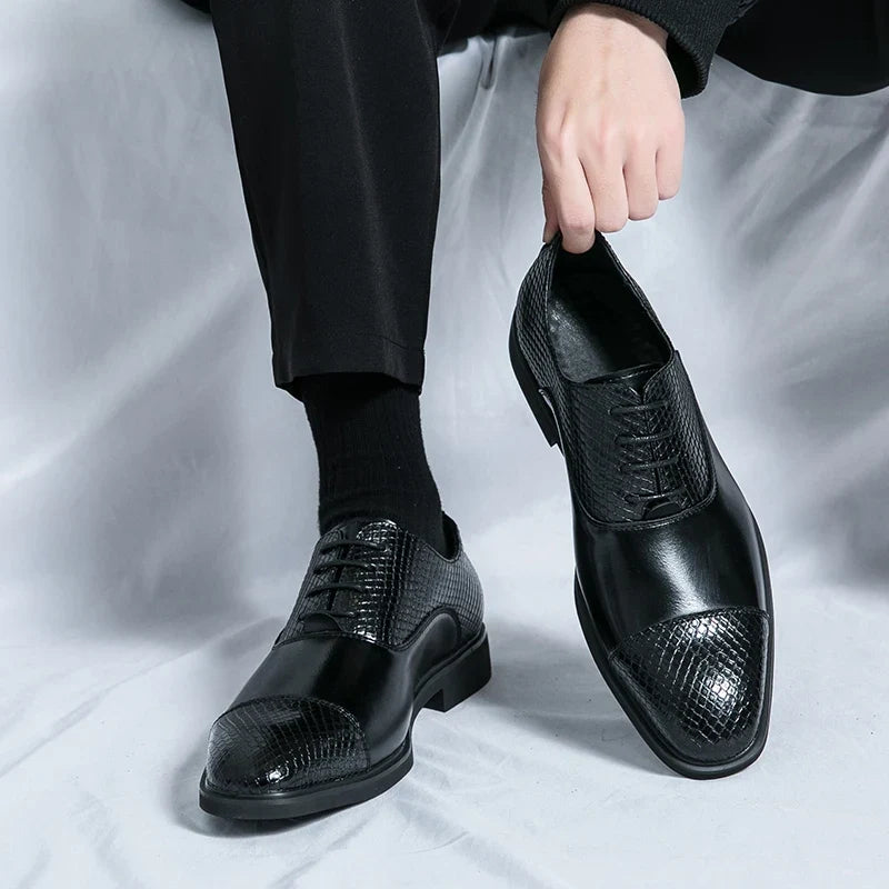 Slyther Brogues i äkta läder