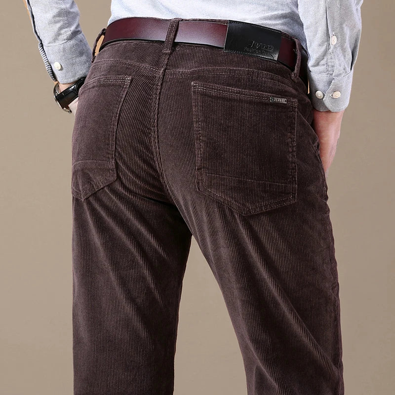 Klassische Cordhose