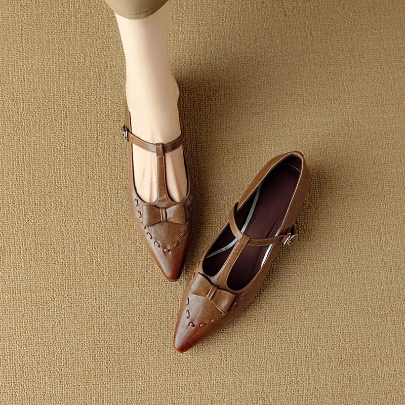 Tiara pumps i äkta läder
