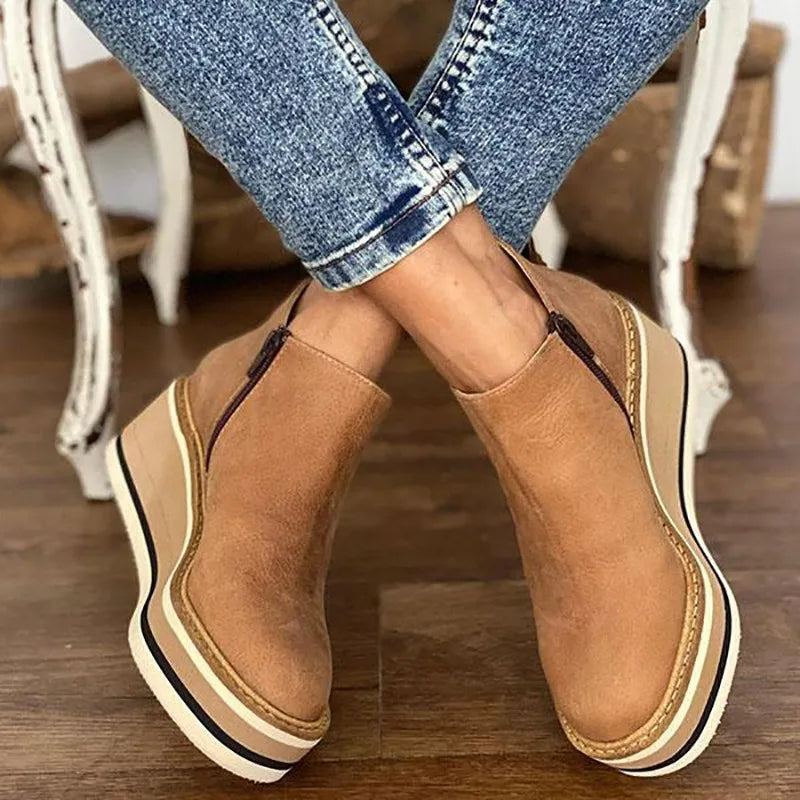 MILA MONROE PLATFORMS
