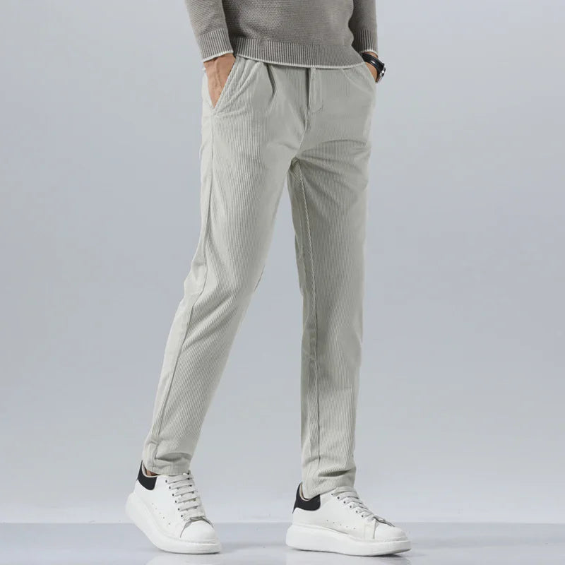 Calças de Veludo Cotelhado Slim Fit