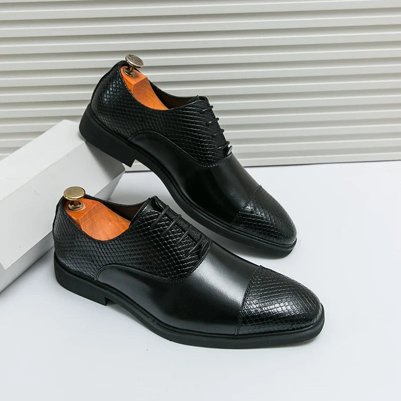 Slyther Brogues i äkta läder