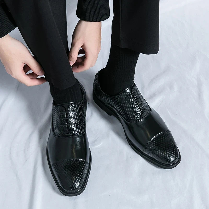 Slyther Brogues i äkta läder