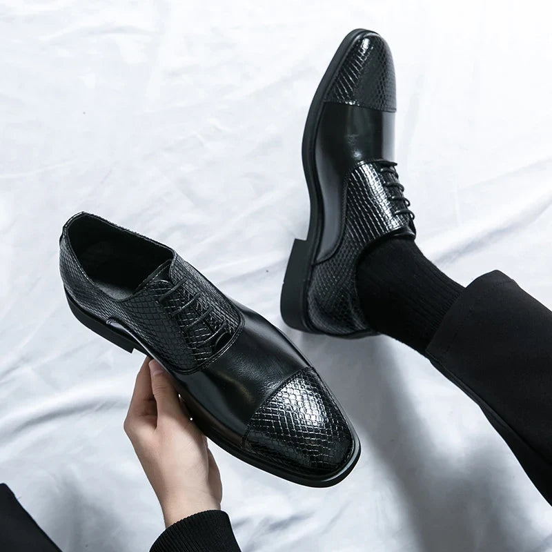 Slyther Brogues i äkta läder