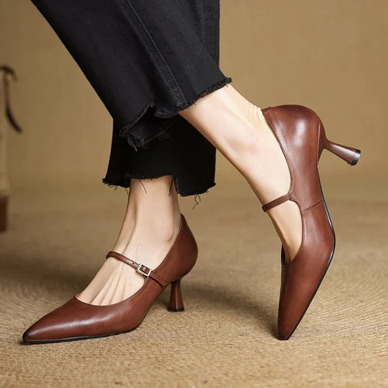 Selene pumps i äkta läder