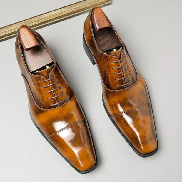 Sapatos de vestir Marcona em pele genuína