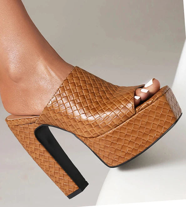 SELENE LEATHER PLATFORM HEELS