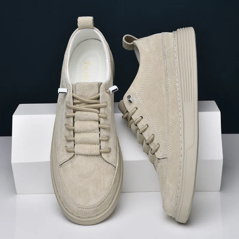 Chaussure en cuir velours