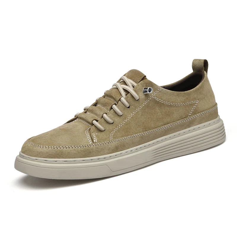Chaussure en cuir velours